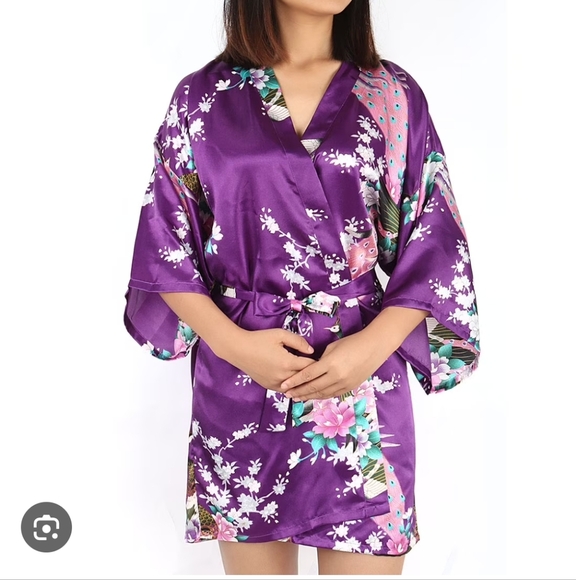 Aibrou Short Floral Purple Kimono Robe Satin With Belt Closure- M NWT - Picture 1 of 4